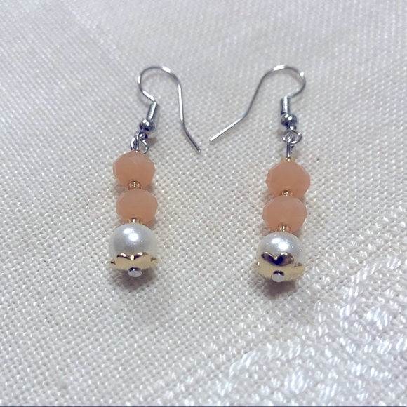 🆕Sweet Handmade Peachy Beaded Dangle Earrings for Pierced Ears👌🏼Lightweight🌸 - Picture 3 of 16